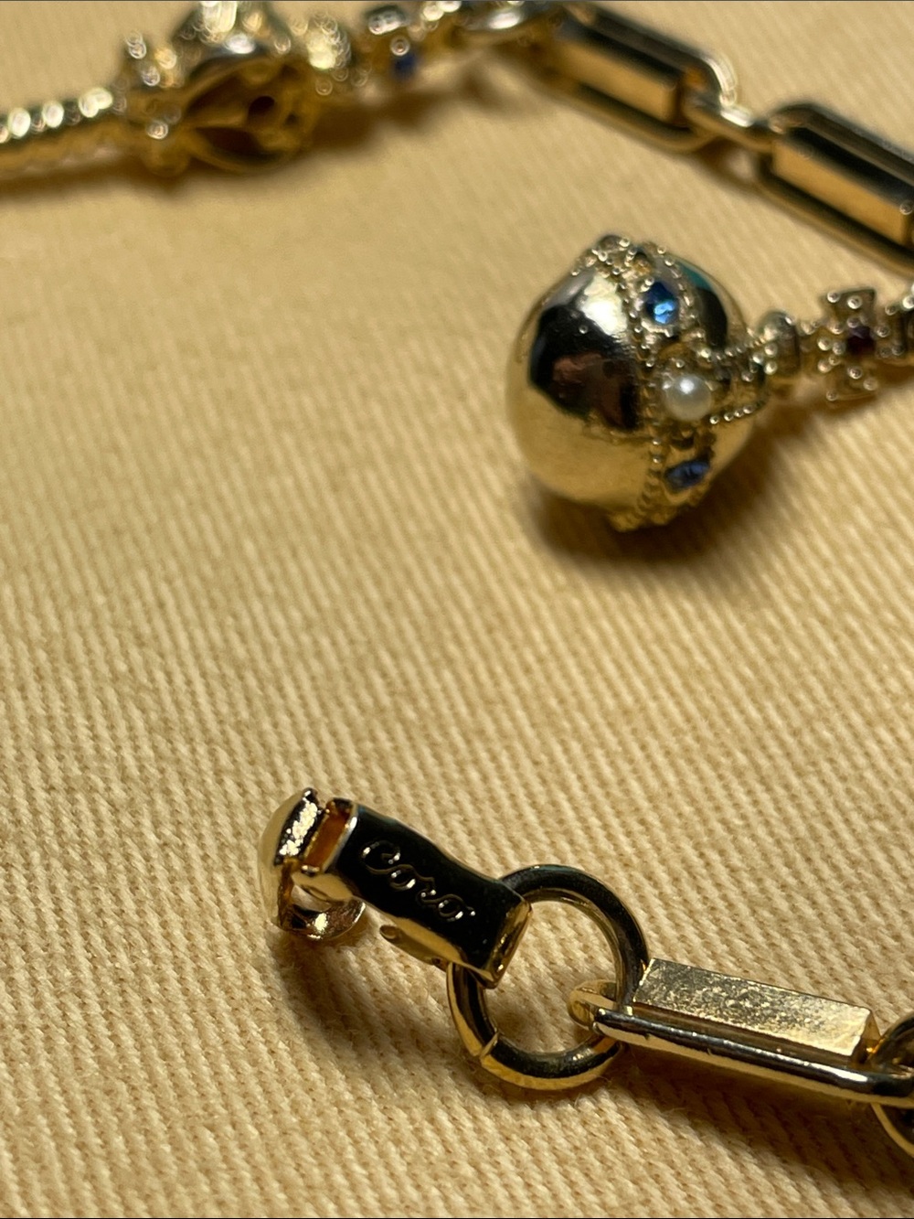 Rare Vintage Coro GoldTone Charm Bracelet Coronation/Royal Inspired Like New - Picture 8 of 16